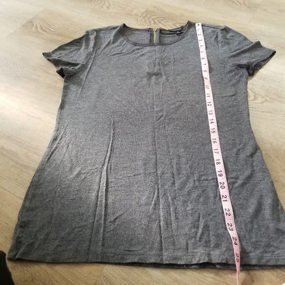 ANN TAYLOR GRAY SHORT SLEEVE TOP ZIPPER BACK - Picture 4 of 5